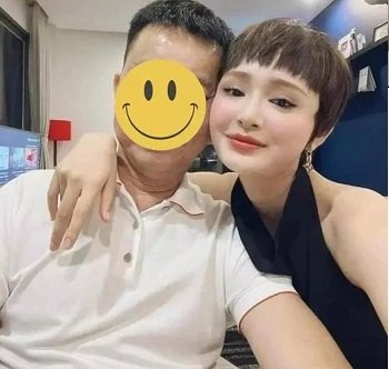 chịch gái trung quốc Sếp chuốc thuốc kích dục em nhân viên cho đến khi em “nghiện”